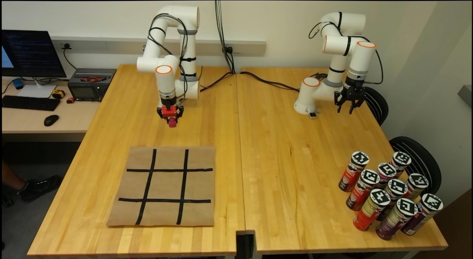 Dual-arm setup for dexterous VLA with closed-loop VLM control